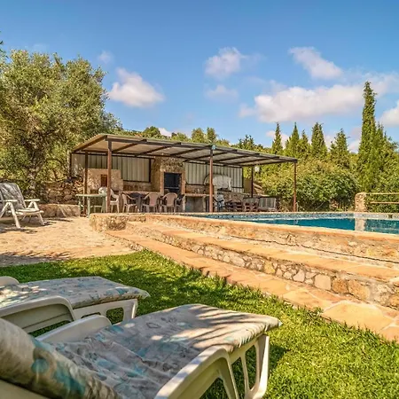 Vakantiehuis In With House A Mountain View *